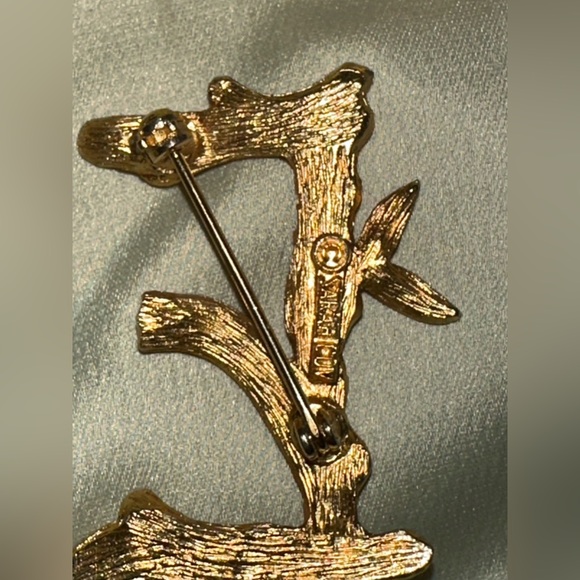 Goldtone NWOT brooch bundle - Picture 3 of 6